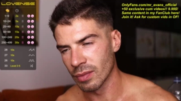 Mr_Evans_Official  11-09-2021 video outfits